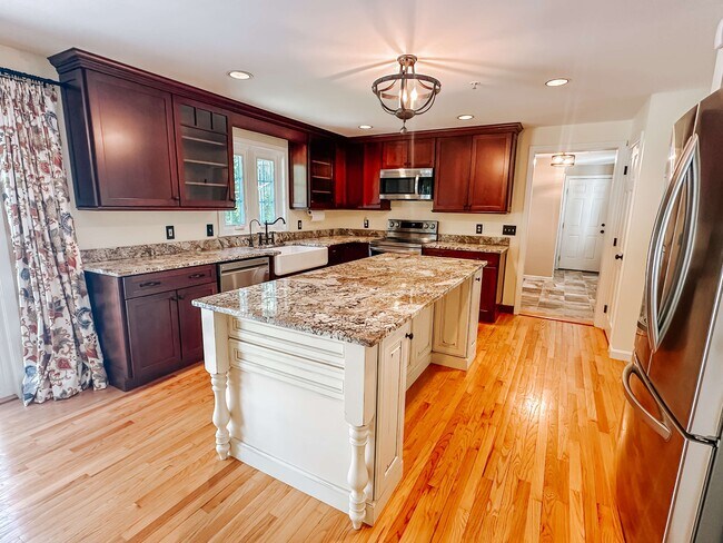 10 Herrick Rd in Gorham, ME - Building Photo - Building Photo