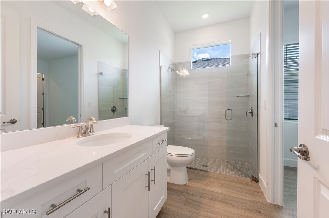 17323 Blue Sapphire Dr in Ft. Myers, FL - Foto de edificio