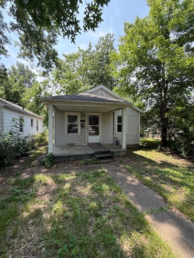property at 1417 Taylor Ave