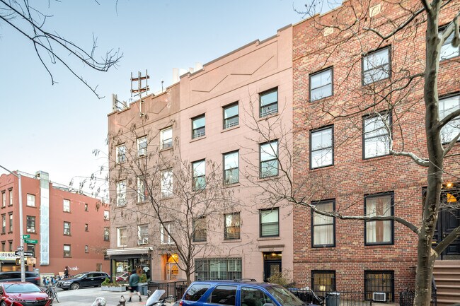 555 Henry St in Brooklyn, NY - Building Photo - Building Photo