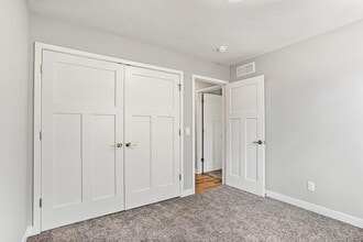 200 Chalet Dr in Stoughton, WI - Building Photo - Building Photo