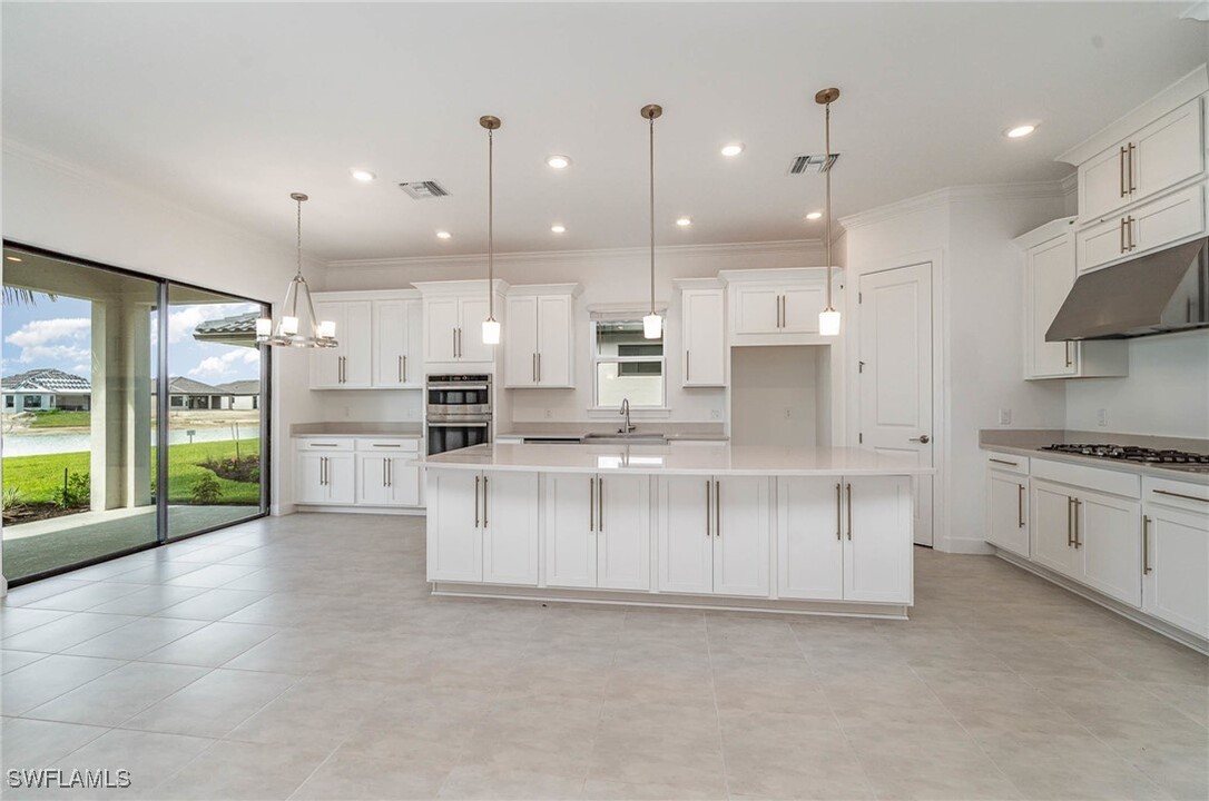 11910 Molto Dr in Ft. Myers, FL - Foto de edificio