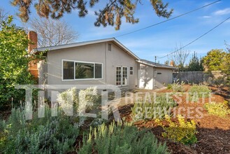 1135 26th Ave in Sacramento, CA - Building Photo - Building Photo