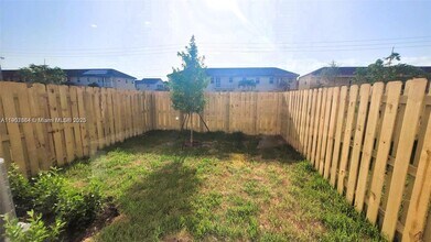 24563 SW 117th Ct in Princeton, FL - Building Photo - Building Photo