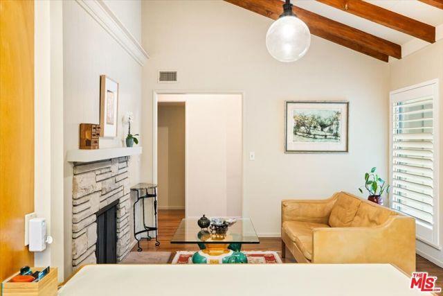 property at 5850 Mammoth Ave