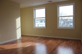 20 Main St in Port Monmouth, NJ - Building Photo - Building Photo