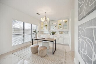 10314 Piping Rock Ln in Houston, TX - Building Photo - Building Photo