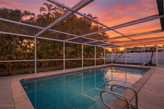 1653 S Fountainhead Rd in Ft. Myers, FL - Building Photo - Building Photo