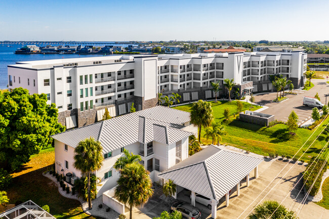 Paradise Pointe at Charlotte Harbor in Punta Gorda, FL - Building Photo - Building Photo