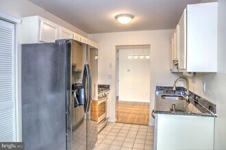 12 Taft Ct in Princeton, NJ - Building Photo - Building Photo