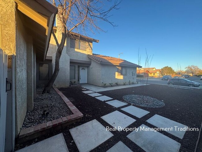 37703 San Ysidro Way in Palmdale, CA - Building Photo - Building Photo