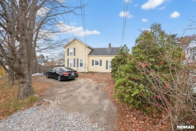 53 W Broadway in Derry, NH - Building Photo - Building Photo