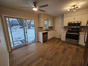 1121 Debra Ln in Madison, WI - Building Photo - Building Photo