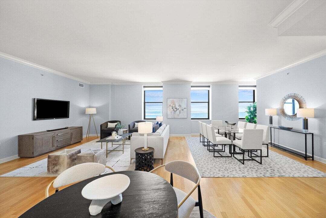 310 S Michigan Ave, Unit 2101 in Chicago, IL - Foto de edificio