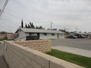 109 Beardsley Ave in Bakersfield, CA - Building Photo - Building Photo