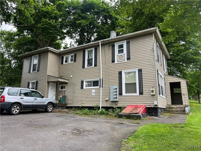 property at 4822 W Seneca Turnpike