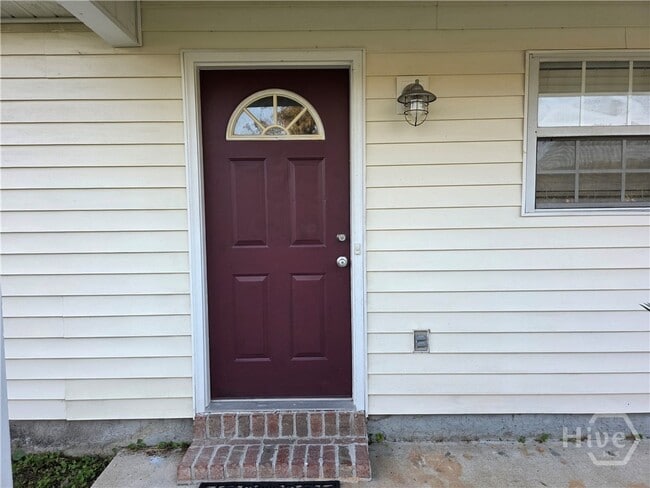 585 Rushing St in Richmond Hill, GA - Foto de edificio - Building Photo