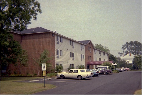 Dogwood Plaza in Moultrie, GA - Building Photo