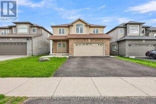 483 Champlain Ave in Woodstock, ON - Building Photo