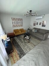 1037 NE 9th Ave in Fort Lauderdale, FL - Building Photo - Building Photo