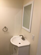 8 Mechanic St, Unit 1F in Newton, MA - Building Photo - Building Photo