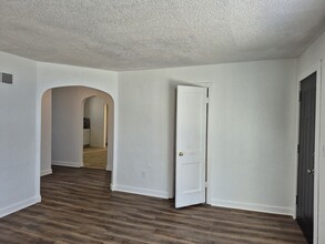 1856 E 78th St in Kansas City, MO - Building Photo - Building Photo