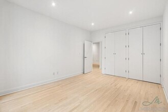 270 Park Ave S in New York, NY - Building Photo - Building Photo