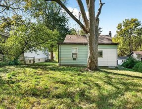 6166 Emerald Ave in Ferguson, MO - Building Photo - Building Photo