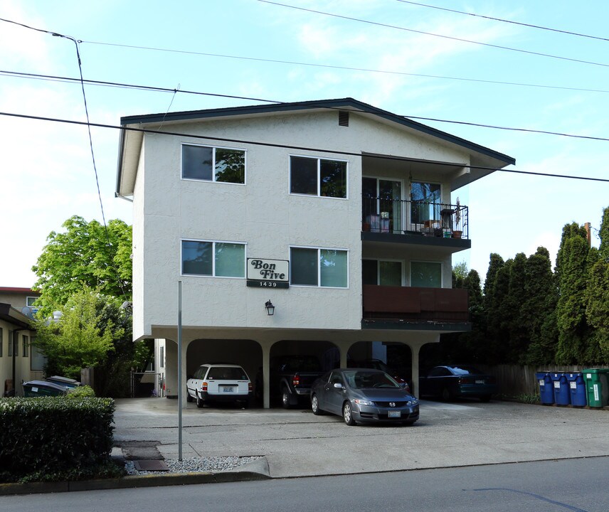 Bon Five in Seattle, WA - Foto de edificio