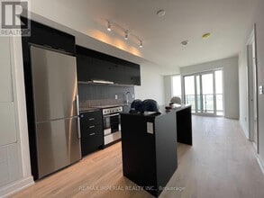 8 Tippett Rd in Toronto, ON - Building Photo - Building Photo