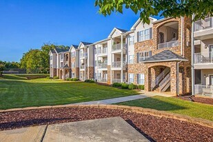 Ethan Pointe Apartments in Burlington, NC - Building Photo