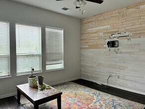 7800 Hillock Terrace in Austin, TX - Building Photo - Building Photo