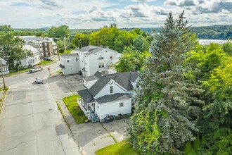 41 Monument Street in Winslow, ME - Building Photo - Building Photo