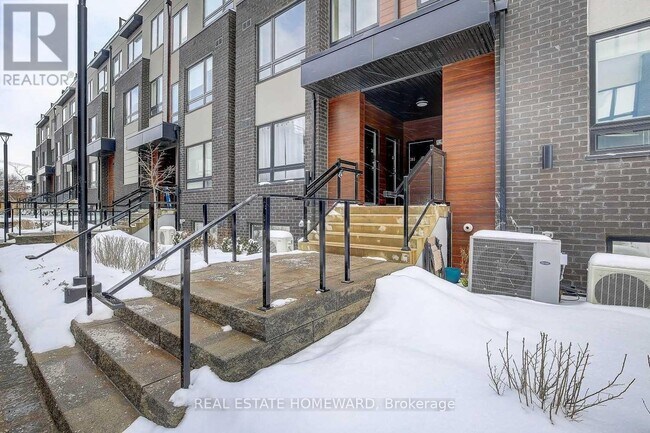 1100 Briar Hill Ave in Toronto, ON - Building Photo - Building Photo