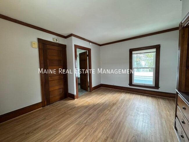 28 Pleasant St in Waterville, ME - Building Photo - Building Photo