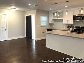 8222 Greenbrier in San Antonio, TX - Foto de edificio - Building Photo