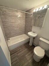 Clarence House in Lakewood, OH - Building Photo - Building Photo