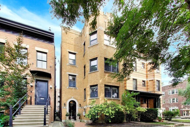 property at 3505 N Janssen Ave