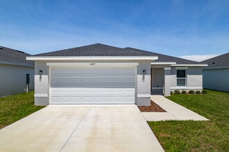 The Groves at Lake Ella in Lady Lake, FL - Foto de edificio - Building Photo
