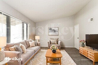 255 Mohican Ln in Florissant, MO - Building Photo - Building Photo