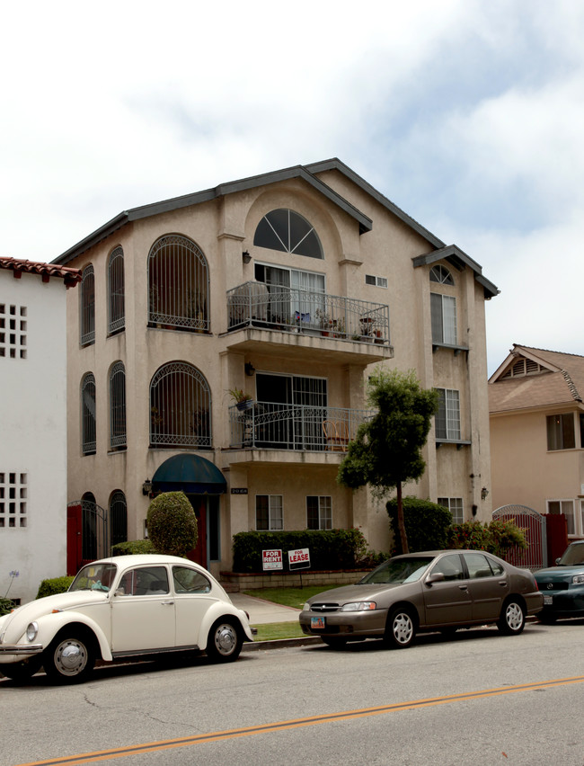 Casa Del Sol in Long Beach, CA - Building Photo - Building Photo