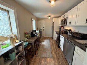 281 Bowen St in Boston, MA - Building Photo - Building Photo