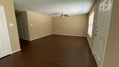 8114 Record St in Houston, TX - Foto de edificio - Building Photo