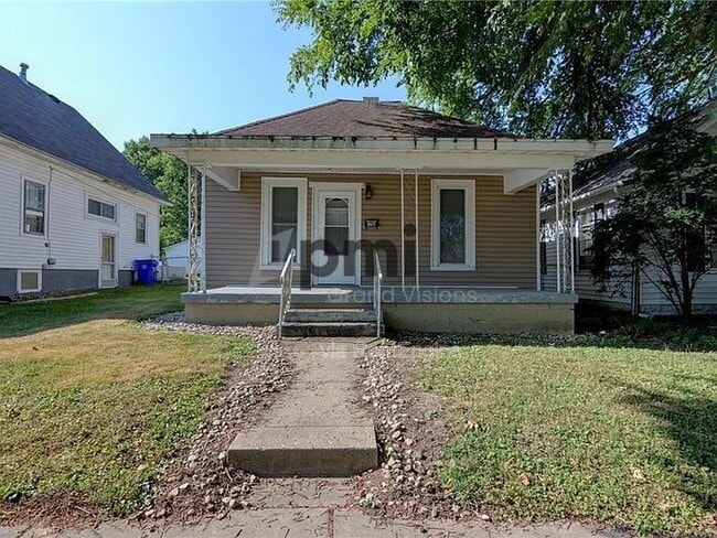 property at 1753 E Clay St