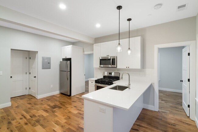 477 Meridian St, Unit #3