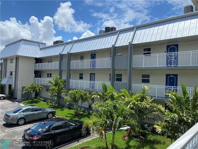 2980 Riverside Dr in Coral Springs, FL - Foto de edificio - Building Photo