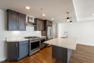 26 Hichborn Apartments in Brighton, MA - Building Photo - Interior Photo