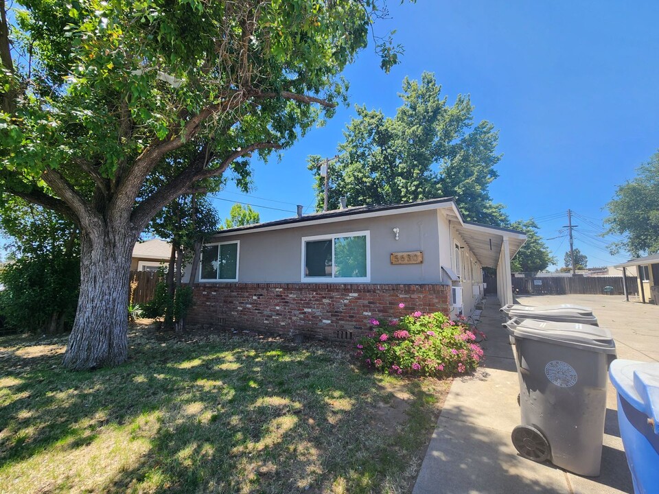 5630 53rd St in Sacramento, CA - Foto de edificio