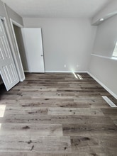 1145 S Main St, Unit 304 in Canton, OH - Foto de edificio - Building Photo