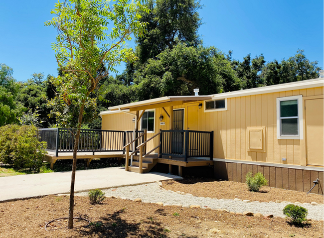 10480 Creek Rd in Ojai, CA - Building Photo - Building Photo